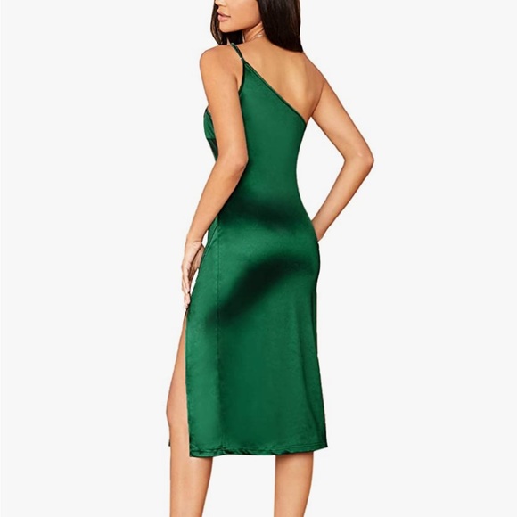 Satin green midi dress - Picture 2 of 3